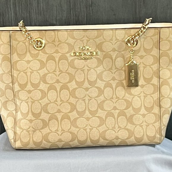 Coach Signature Pattern Leather Purse - Picture 2 of 11